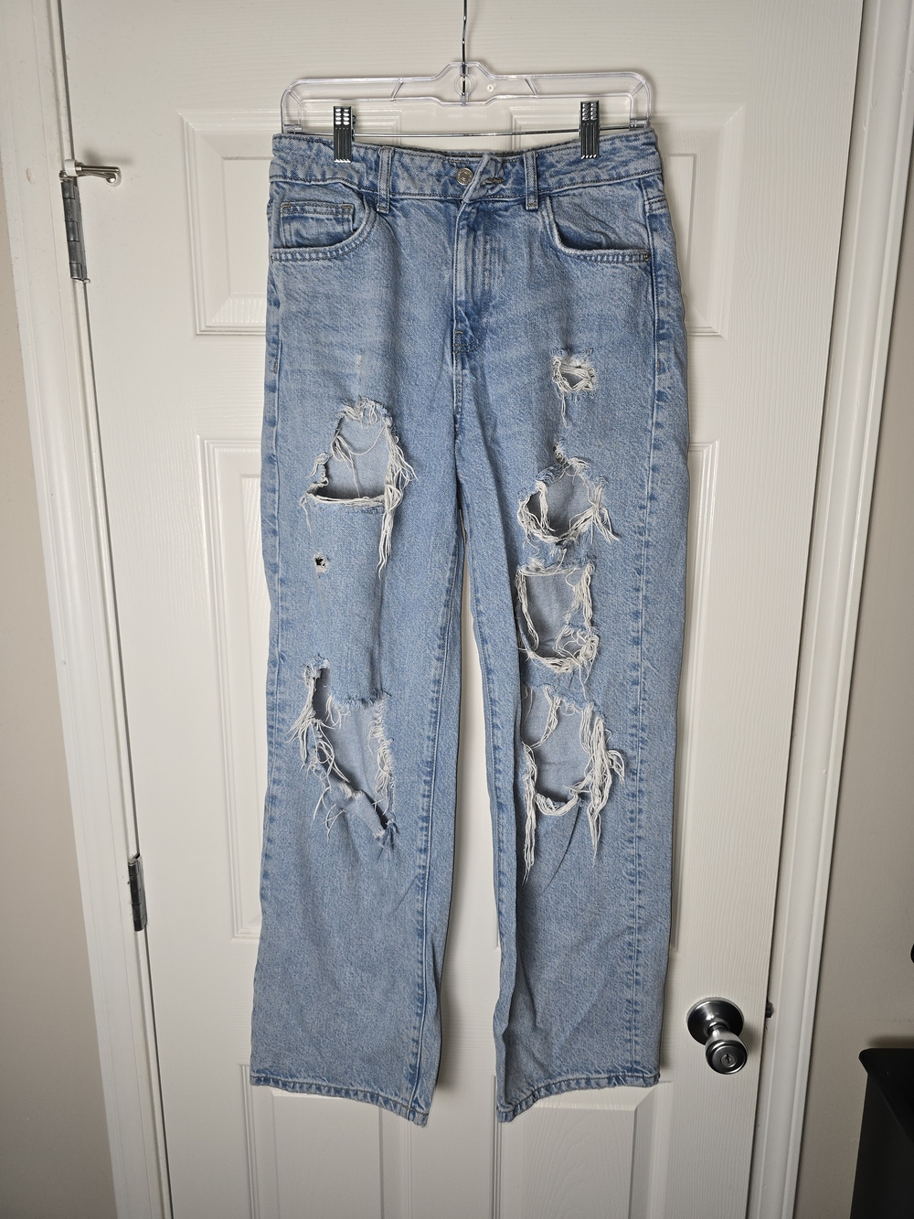 Forever21 90s Light Blue Distressed Women’s Jeans Size 28